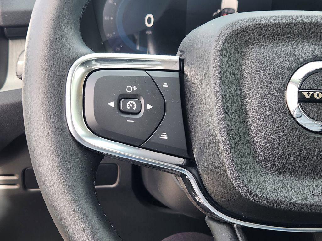 new 2025 Volvo XC40 car, priced at $42,364