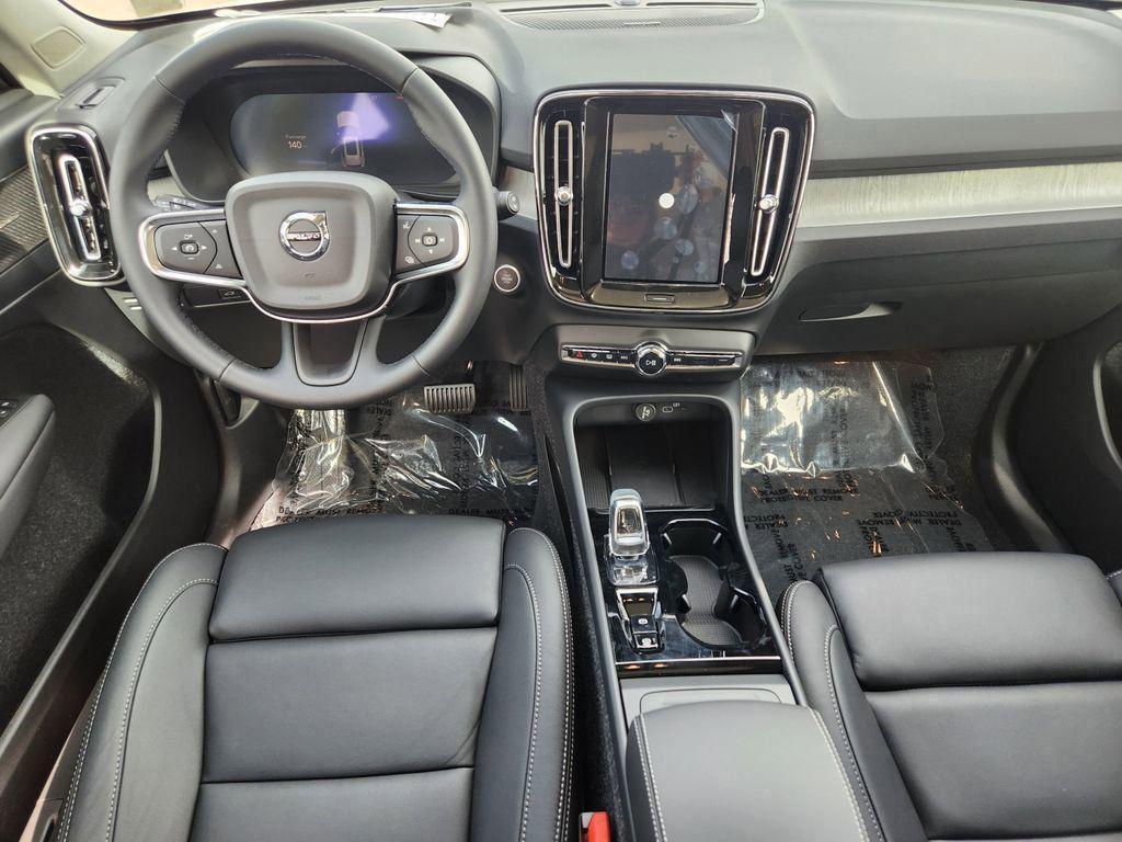 new 2025 Volvo XC40 car, priced at $42,364