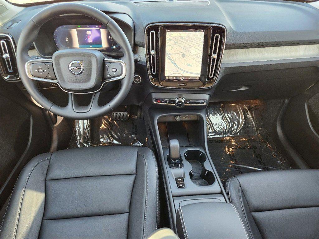 new 2025 Volvo XC40 car, priced at $36,814