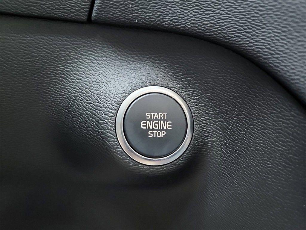 new 2025 Volvo XC40 car, priced at $36,814