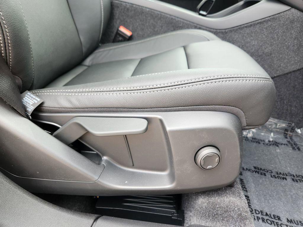 new 2025 Volvo XC40 car, priced at $36,834