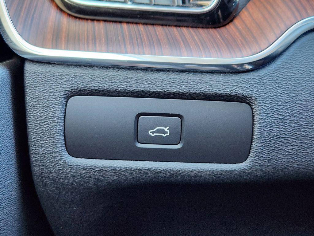 used 2023 Volvo XC60 car, priced at $37,798