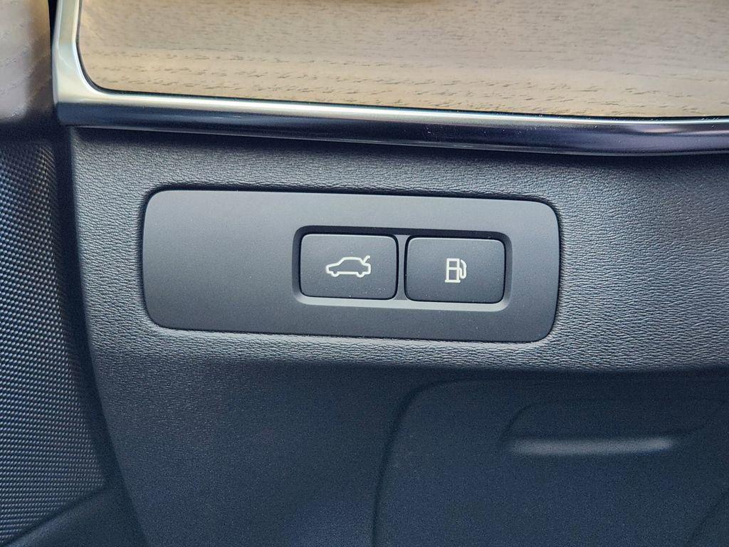 new 2026 Volvo XC90 Plug-In Hybrid car, priced at $83,374