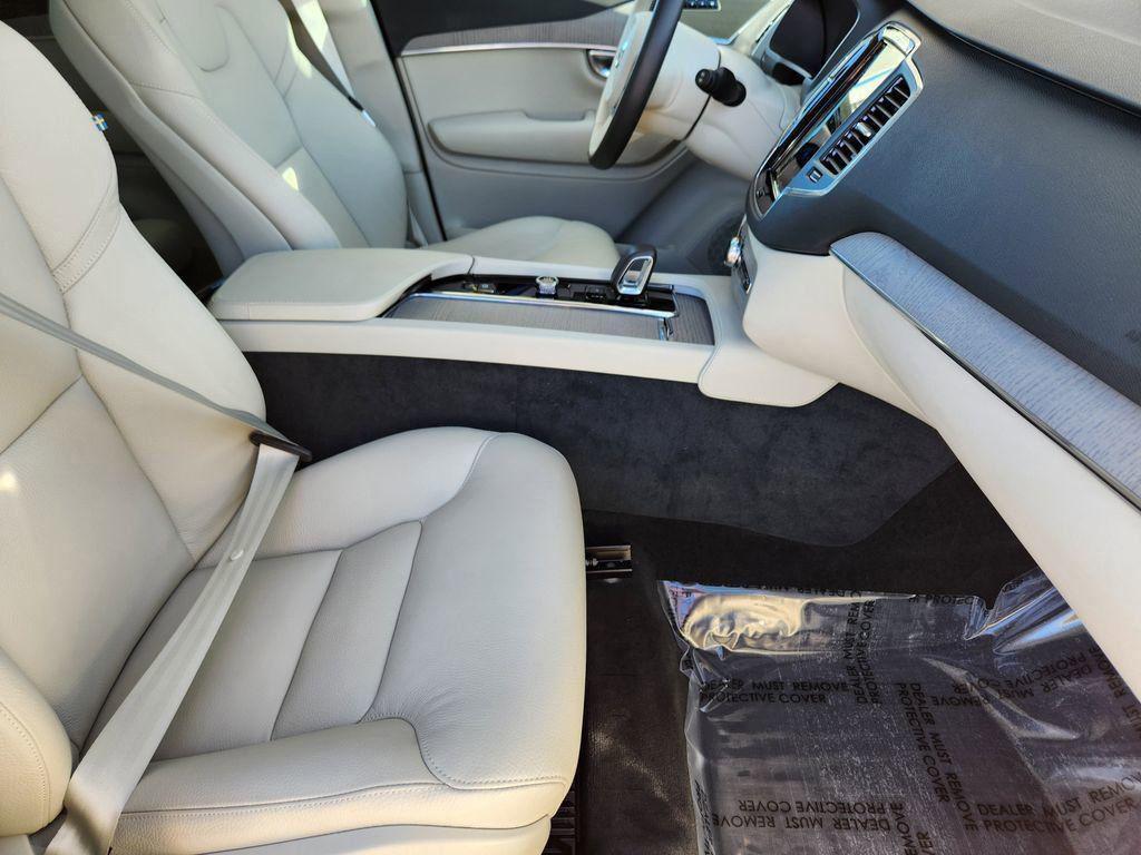 new 2025 Volvo XC90 car, priced at $55,000