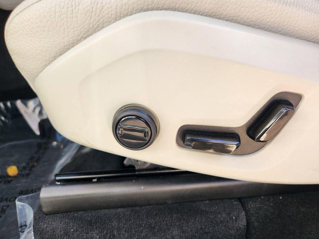 new 2025 Volvo XC90 car, priced at $55,000