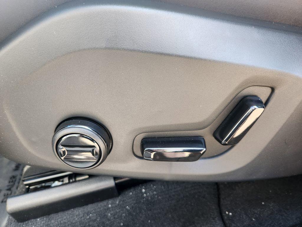 new 2026 Volvo XC60 Plug-In Hybrid car, priced at $69,789