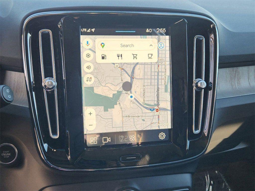 new 2025 Volvo XC40 car, priced at $40,374