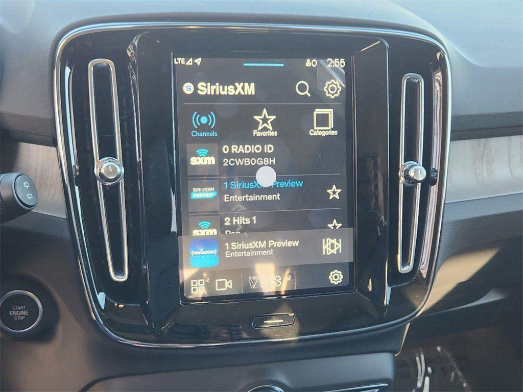 new 2025 Volvo XC40 car, priced at $40,374