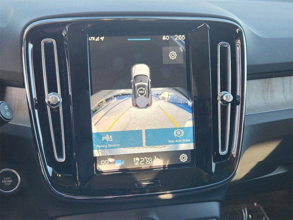 new 2025 Volvo XC40 car, priced at $40,374