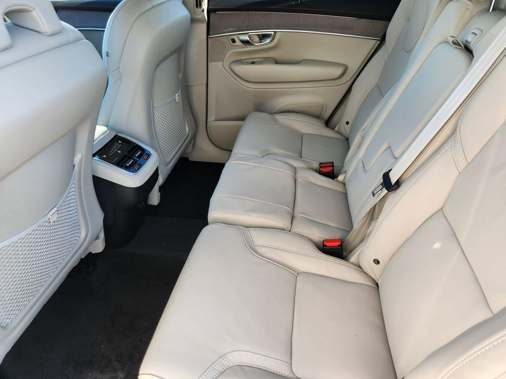 new 2026 Volvo XC90 car, priced at $75,954