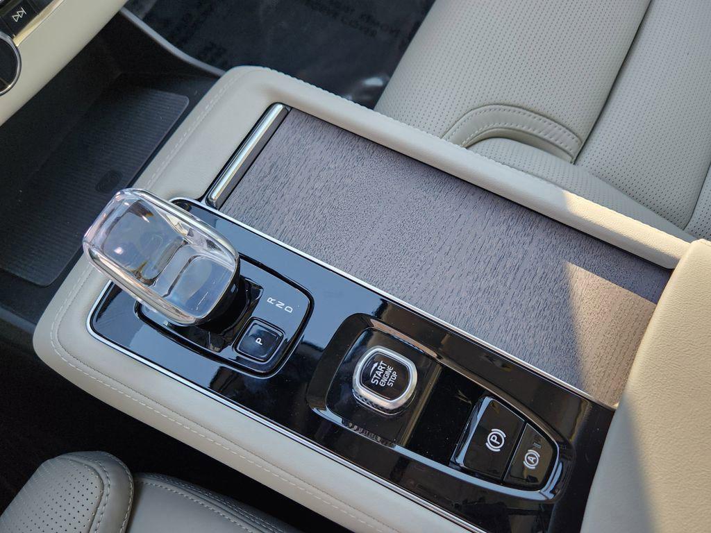 new 2026 Volvo XC90 Plug-In Hybrid car, priced at $86,424