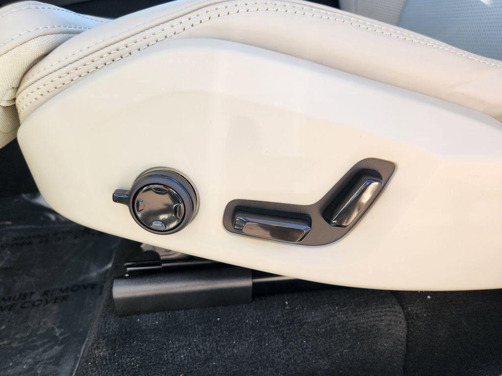 new 2026 Volvo XC90 Plug-In Hybrid car, priced at $86,424