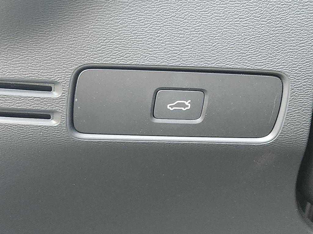 used 2025 Volvo XC40 car, priced at $35,797