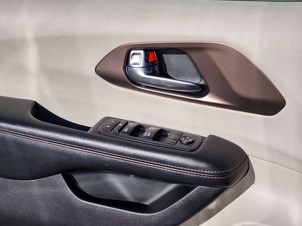 used 2019 Chrysler Pacifica car, priced at $16,798