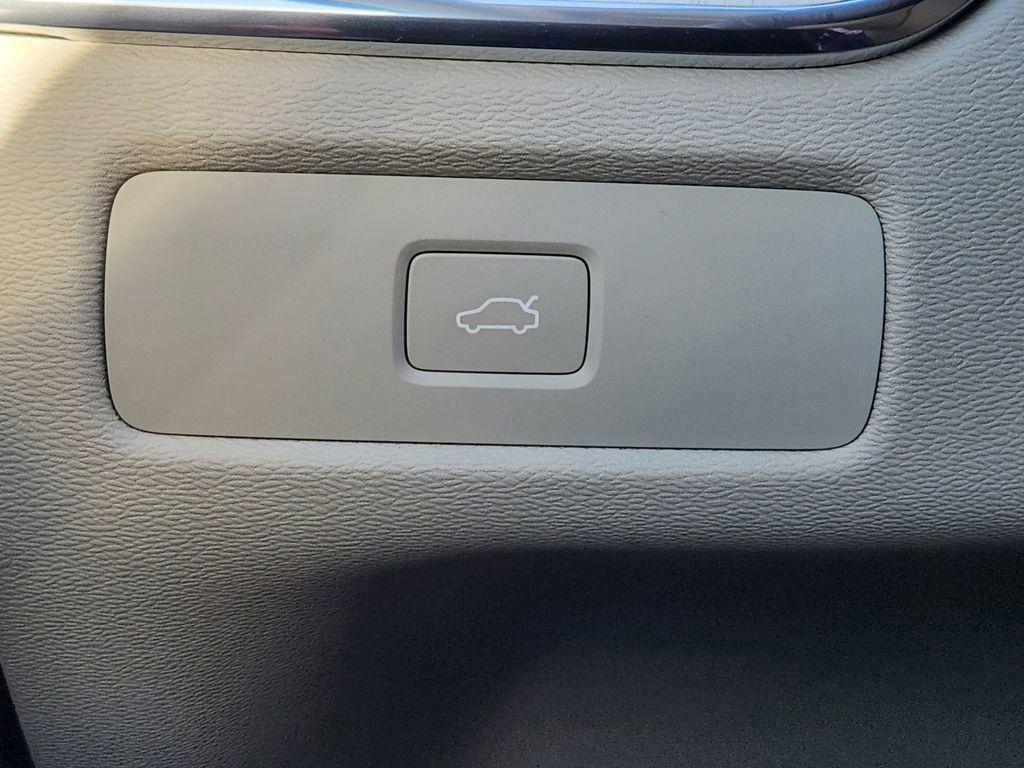 new 2026 Volvo XC60 car, priced at $65,324