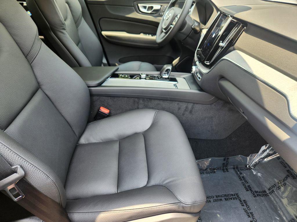 new 2025 Volvo XC60 car, priced at $46,159