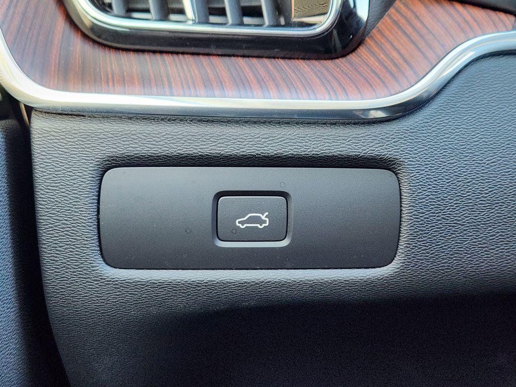 used 2023 Volvo XC60 car, priced at $33,398