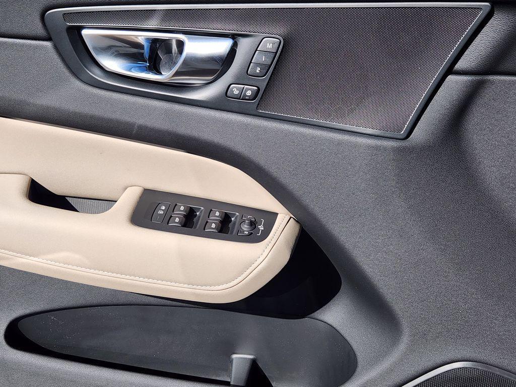 new 2026 Volvo XC60 Plug-In Hybrid car, priced at $70,204