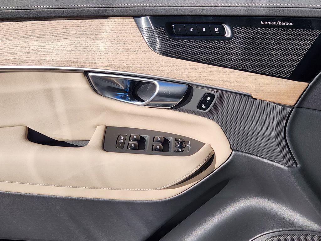 new 2026 Volvo XC90 Plug-In Hybrid car, priced at $82,674