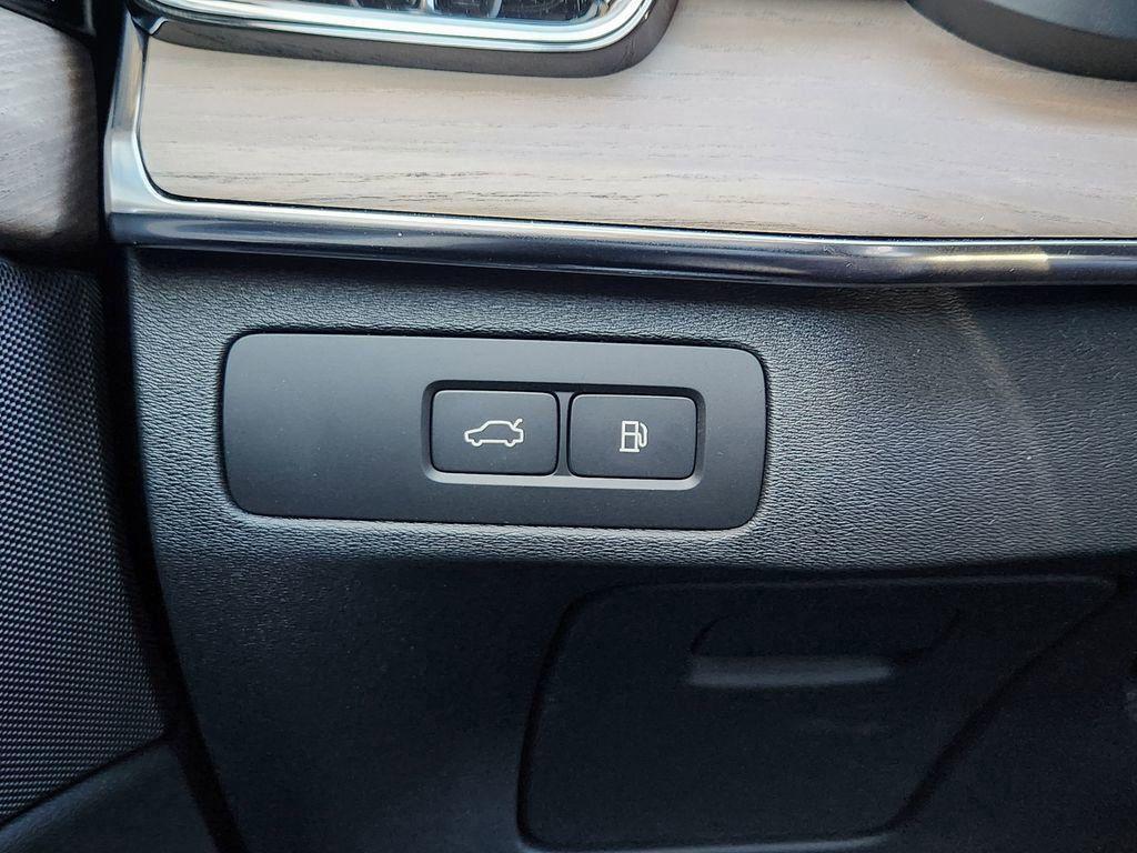 new 2026 Volvo XC90 Plug-In Hybrid car, priced at $82,674