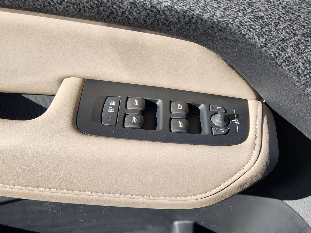 new 2026 Volvo XC60 car, priced at $58,784