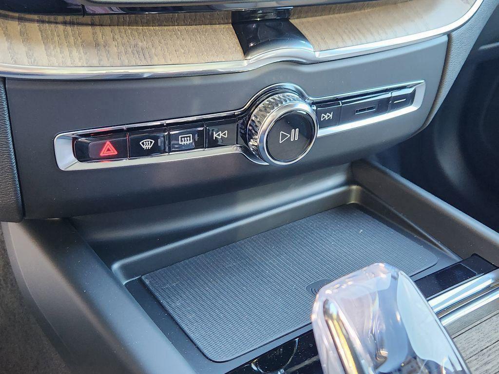 new 2026 Volvo XC60 car, priced at $58,784