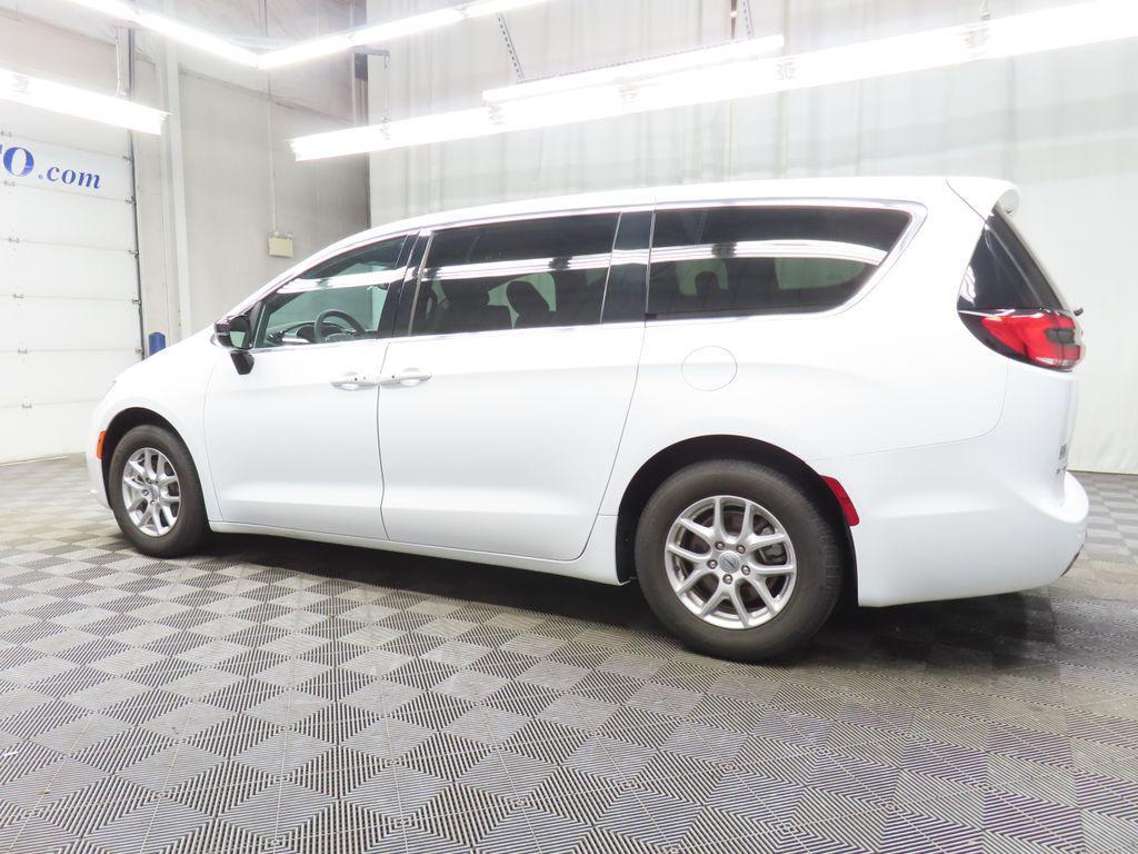 used 2025 Chrysler Pacifica car, priced at $32,997