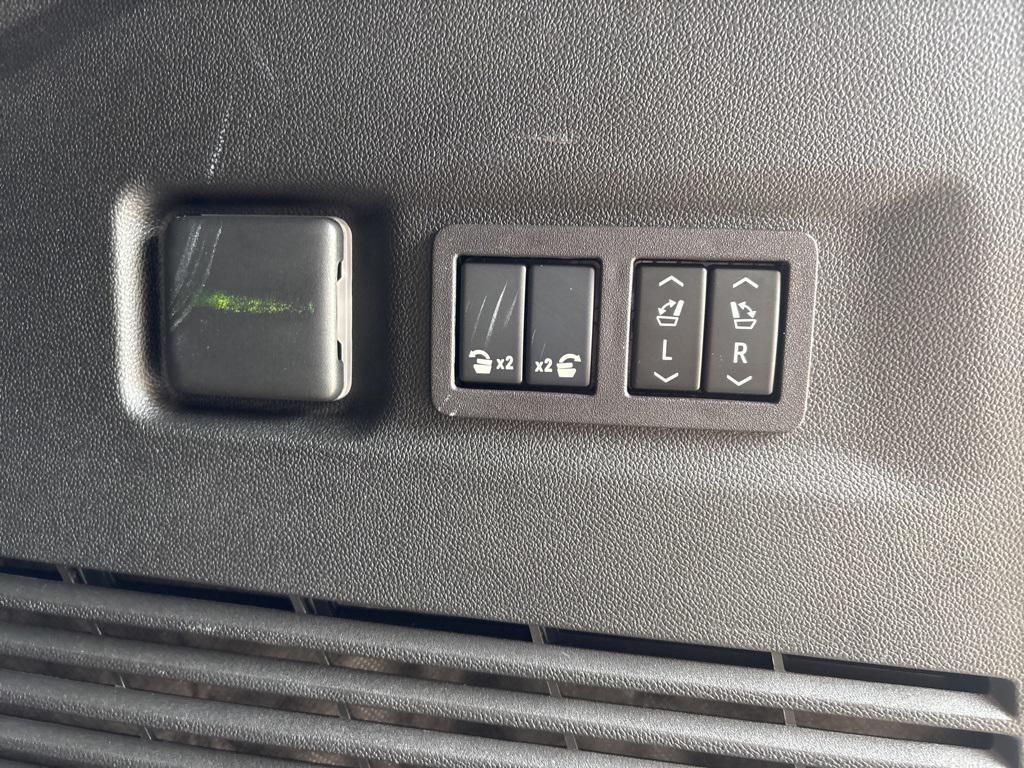 used 2024 GMC Yukon XL car, priced at $74,998