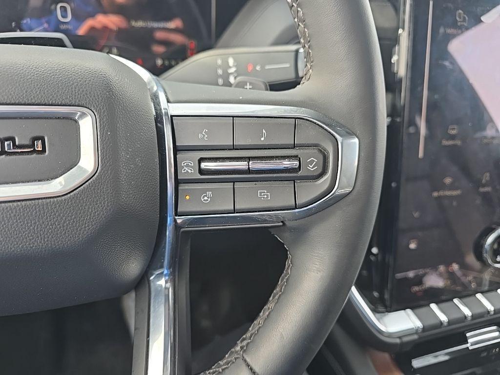 used 2025 GMC Yukon car, priced at $80,998