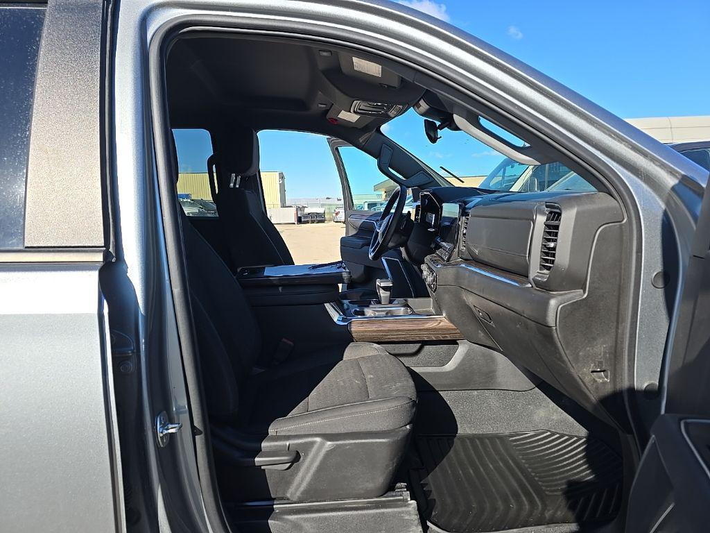 used 2025 Chevrolet Silverado 1500 car, priced at $47,998