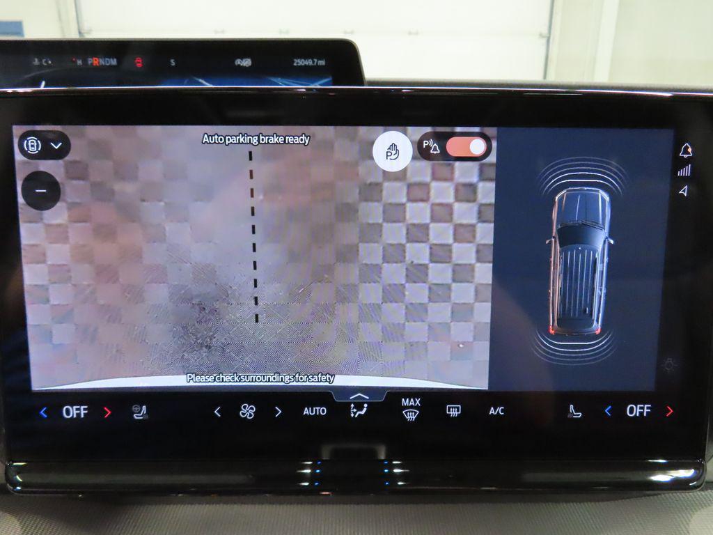 used 2025 Ford Expedition car, priced at $61,997