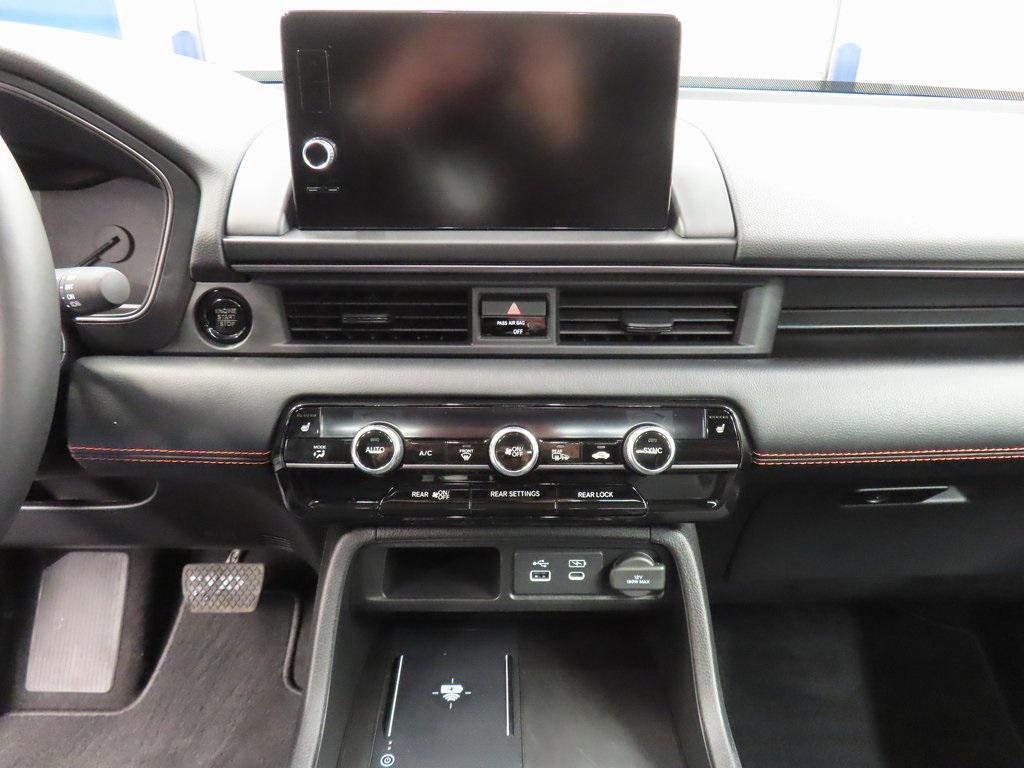 used 2025 Honda Pilot car, priced at $47,497