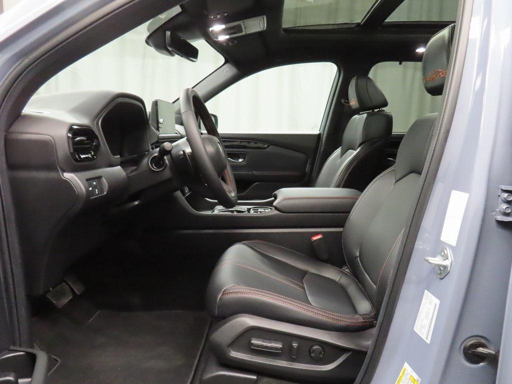 used 2025 Honda Pilot car, priced at $47,497