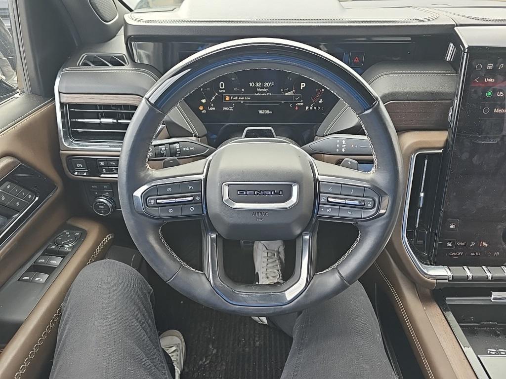 used 2025 GMC Yukon XL car, priced at $97,998