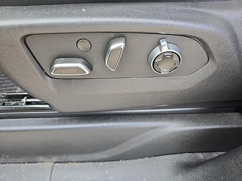 used 2025 GMC Yukon XL car, priced at $97,998