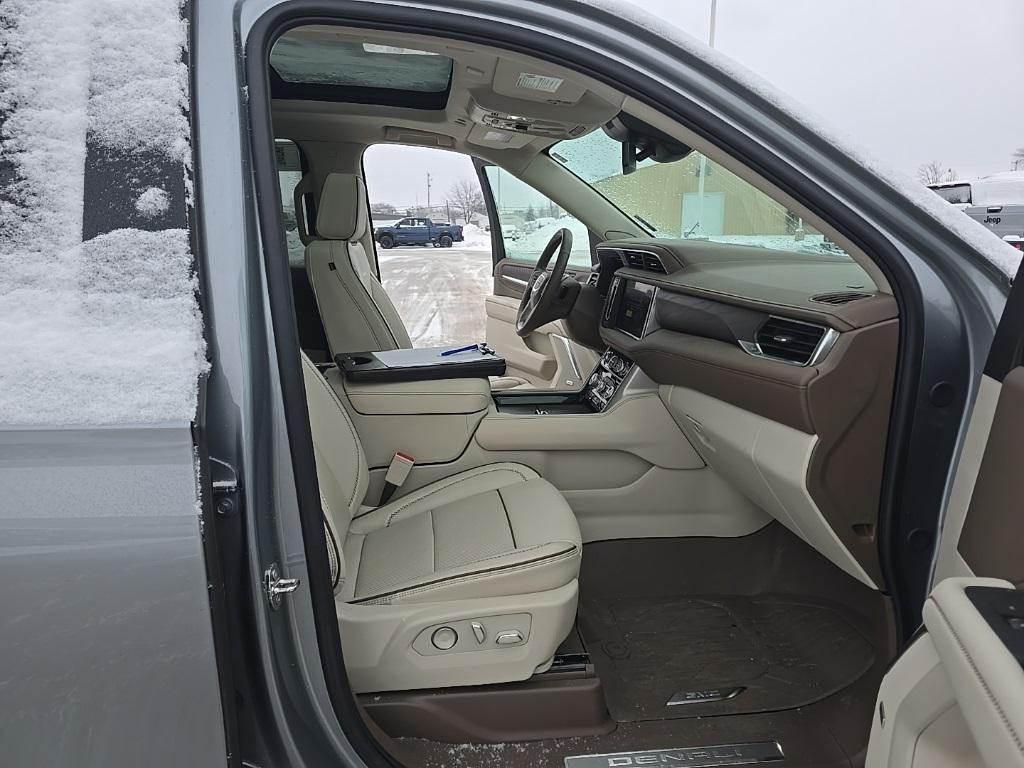 used 2024 GMC Yukon car, priced at $73,997