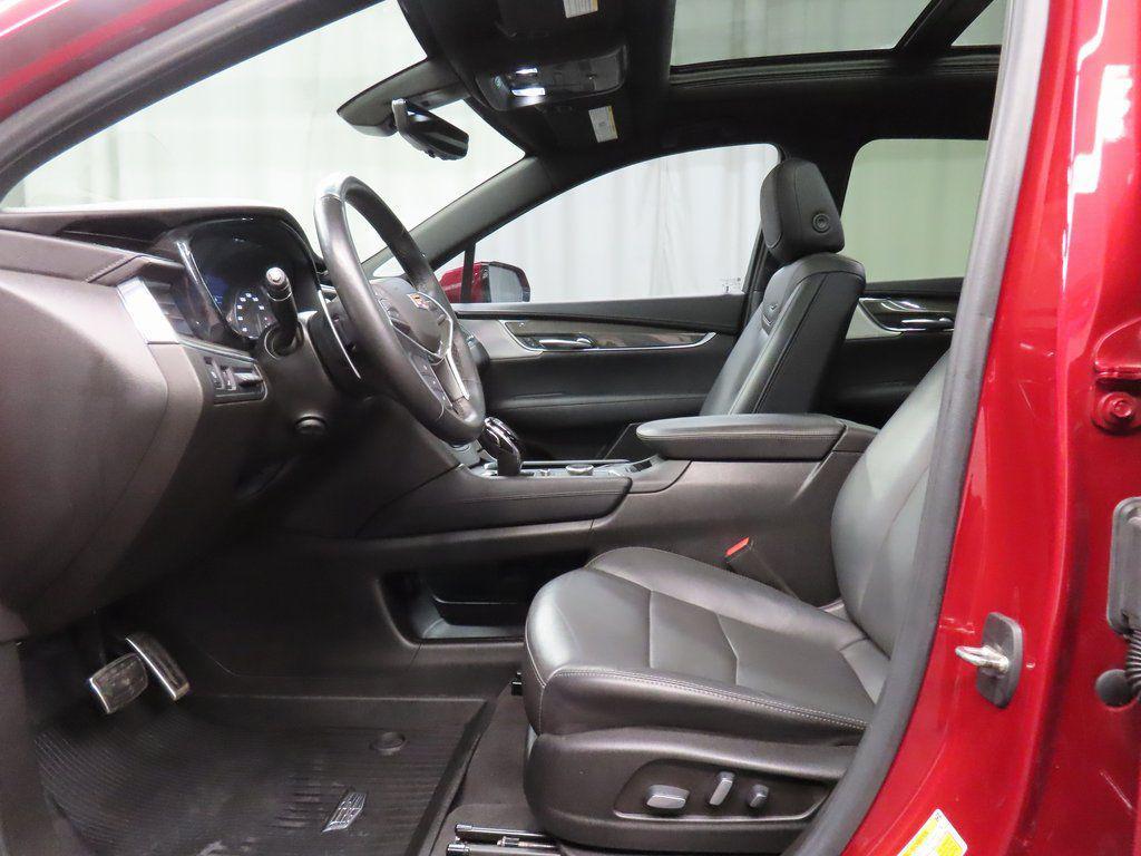 used 2022 Cadillac XT5 car, priced at $29,997