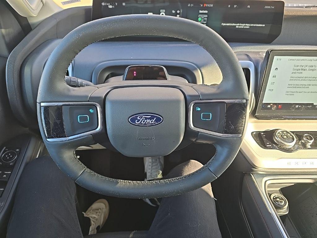 used 2025 Ford Expedition car, priced at $58,998