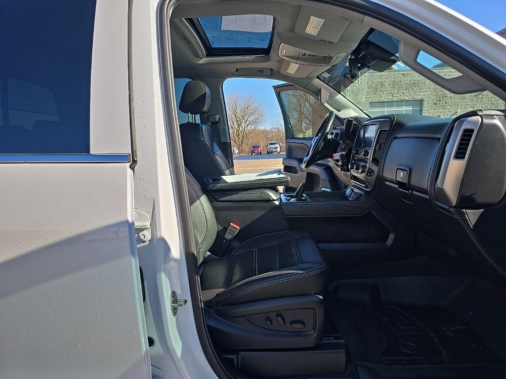 used 2018 GMC Sierra 2500 car, priced at $49,998