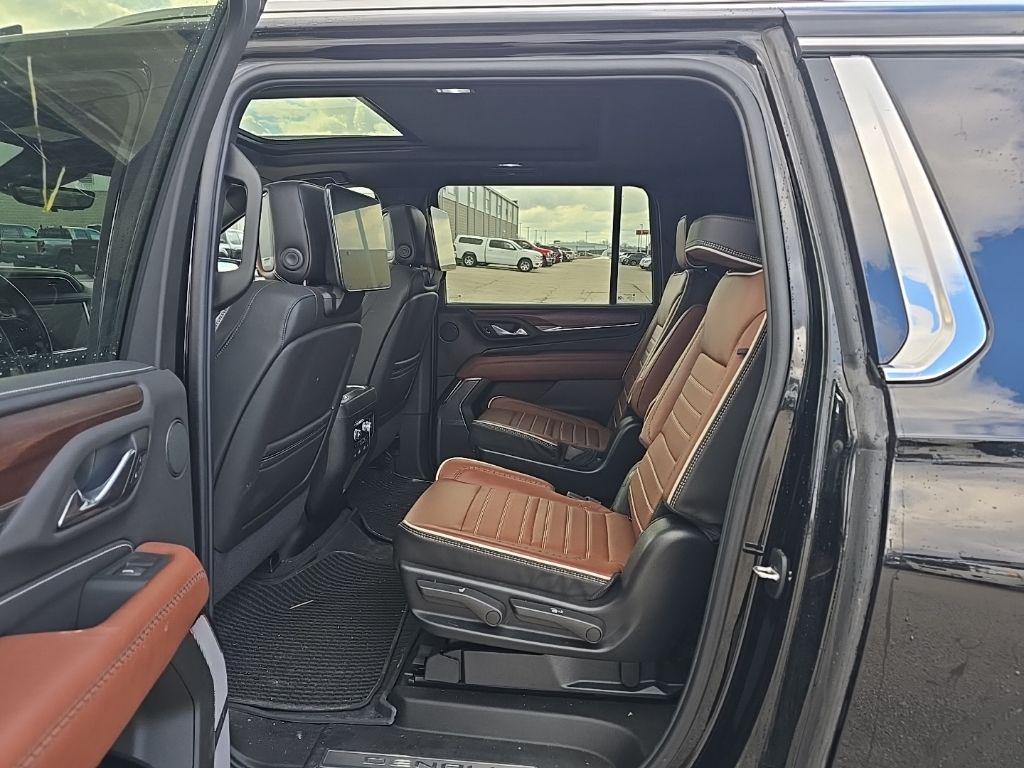 used 2024 GMC Yukon XL car, priced at $86,998
