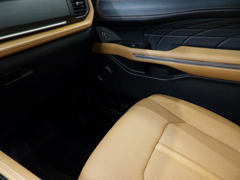 used 2024 Ford Expedition car, priced at $67,992