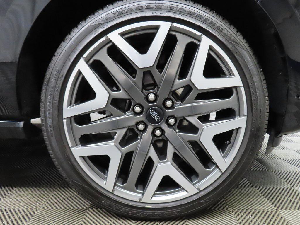 used 2025 Ford Expedition car, priced at $79,992