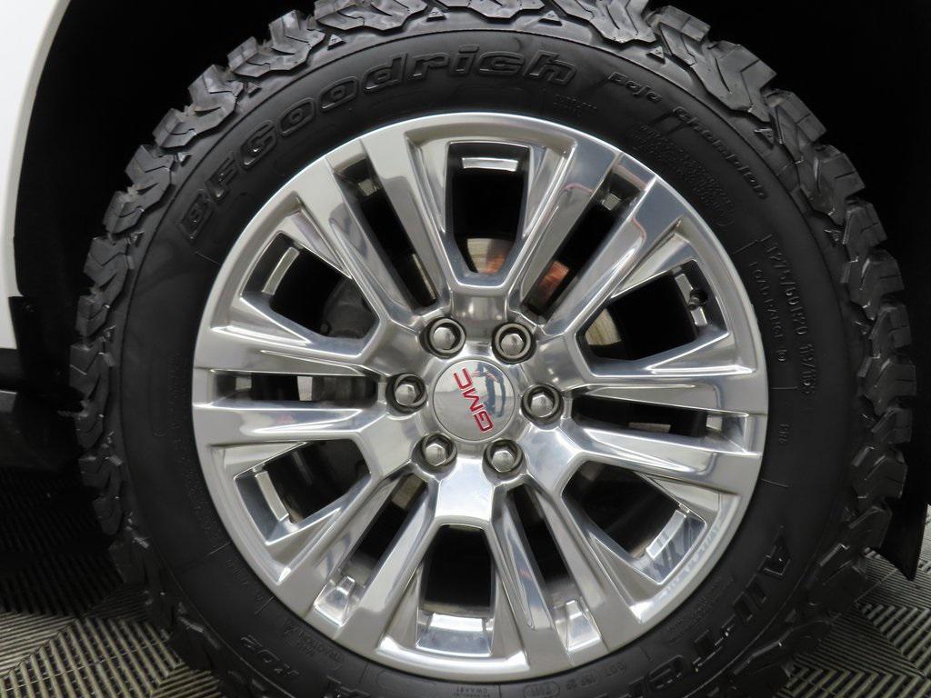 used 2025 GMC Yukon car, priced at $75,497