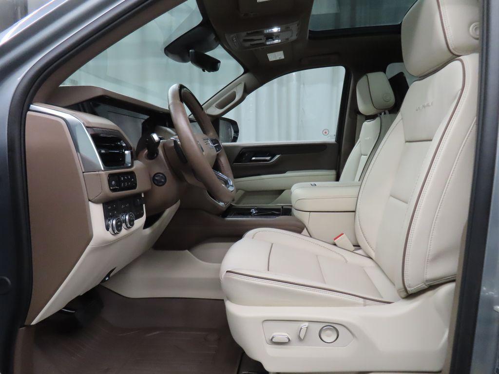 used 2025 GMC Yukon car, priced at $84,997