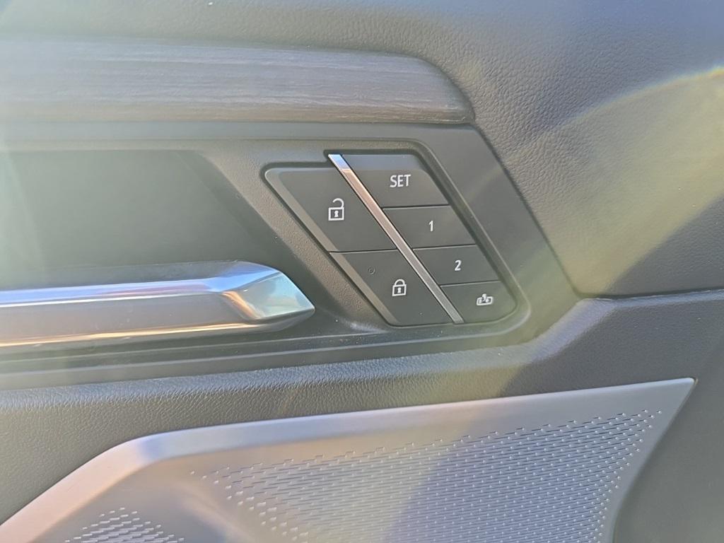 used 2025 GMC Acadia car, priced at $53,497