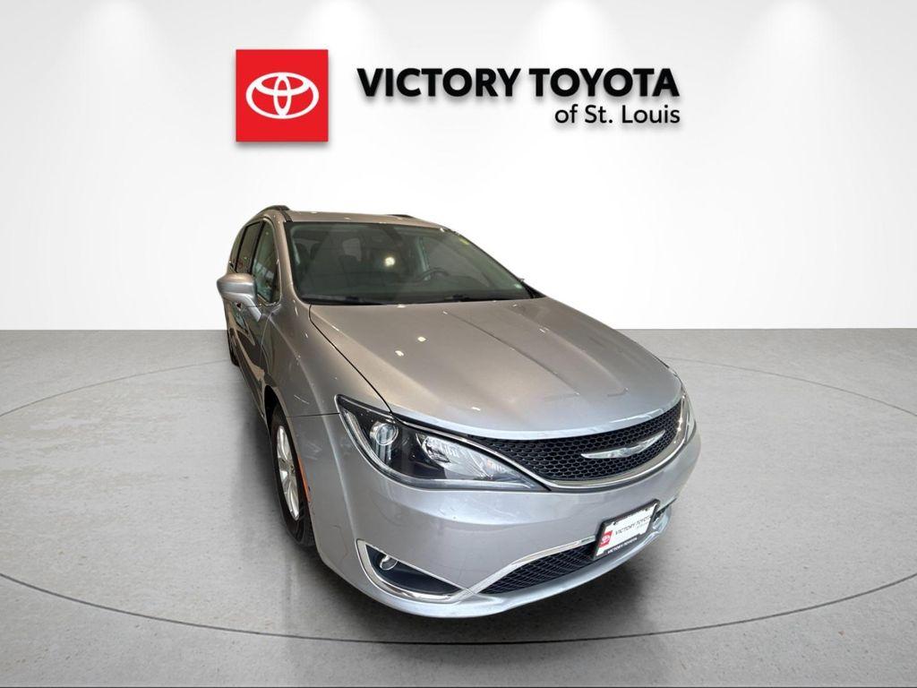 used 2017 Chrysler Pacifica car, priced at $11,992