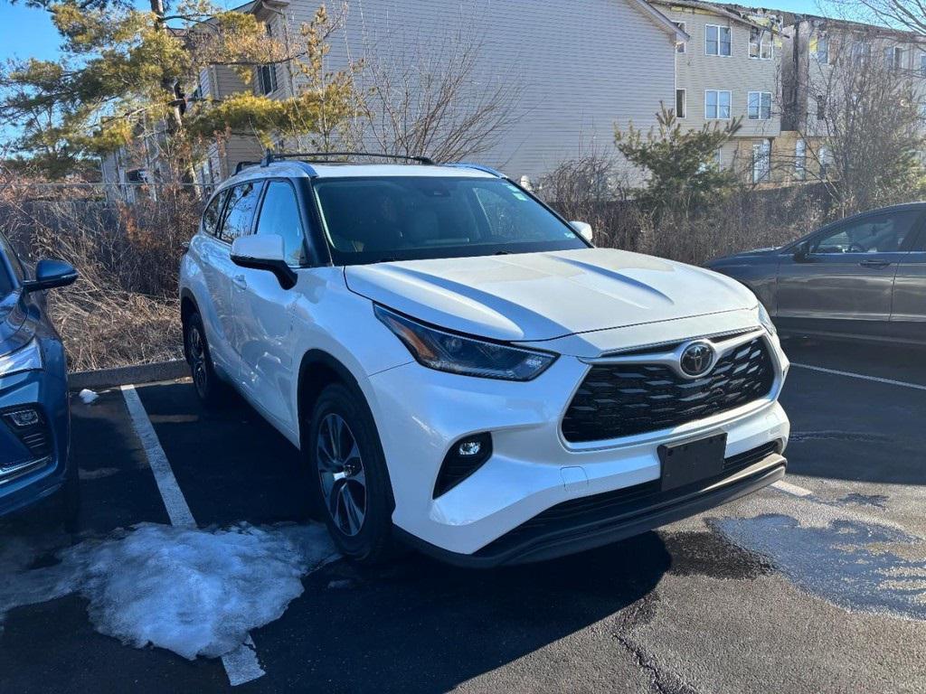 used 2021 Toyota Highlander car, priced at $27,527