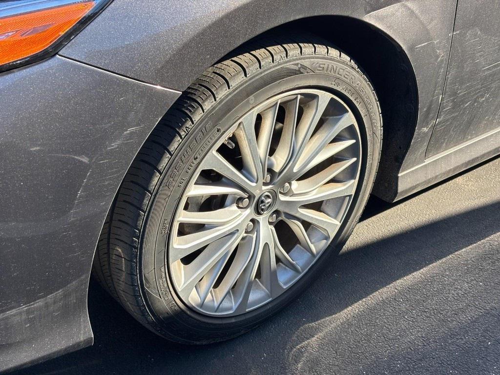 used 2018 Toyota Camry Hybrid car, priced at $21,440