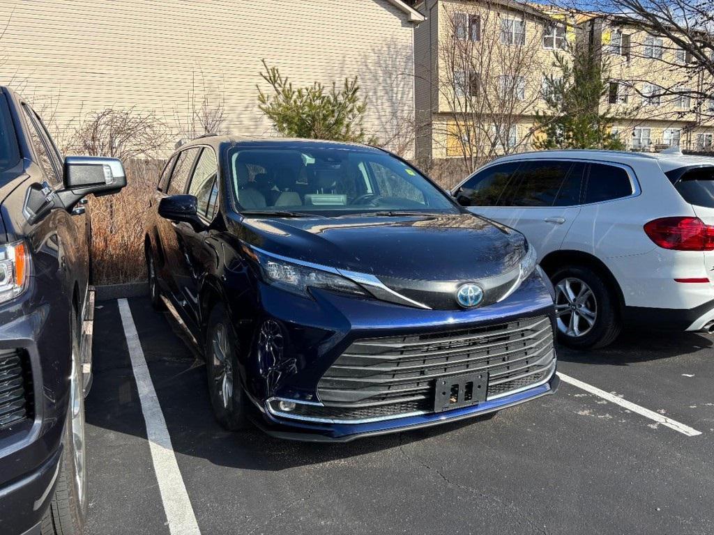used 2024 Toyota Sienna car, priced at $39,550
