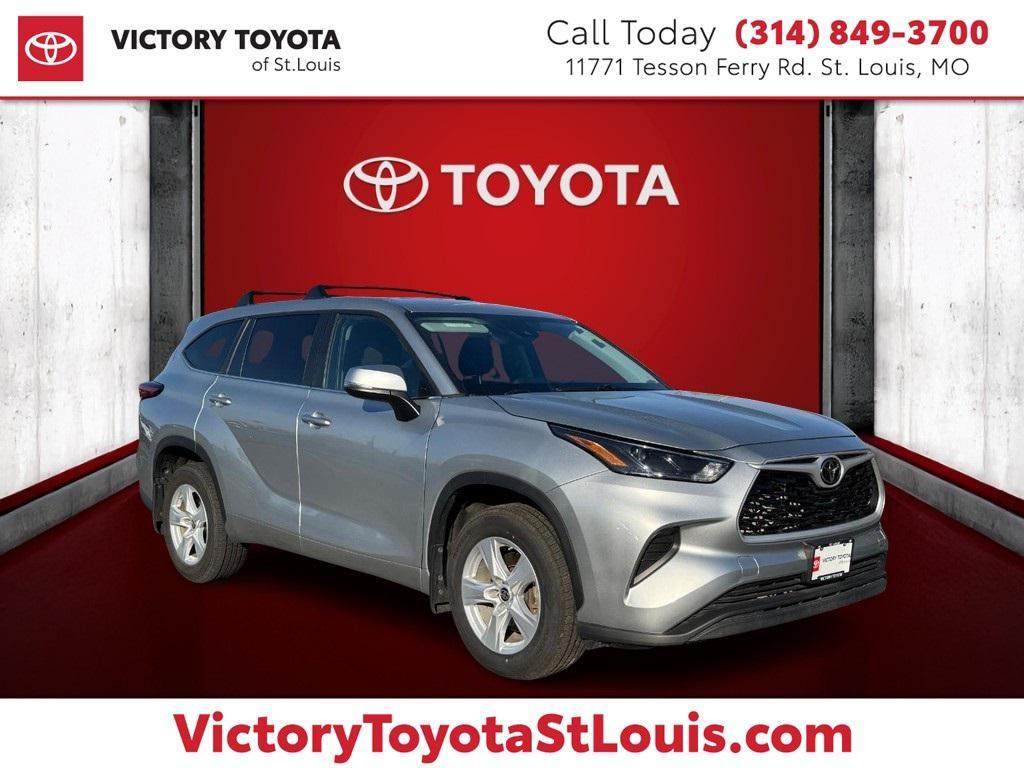 used 2023 Toyota Highlander car, priced at $28,980